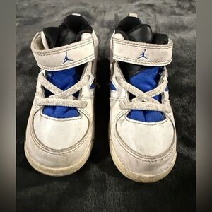 Jordan Kids White and Blue Velcro High-Top Sneakers